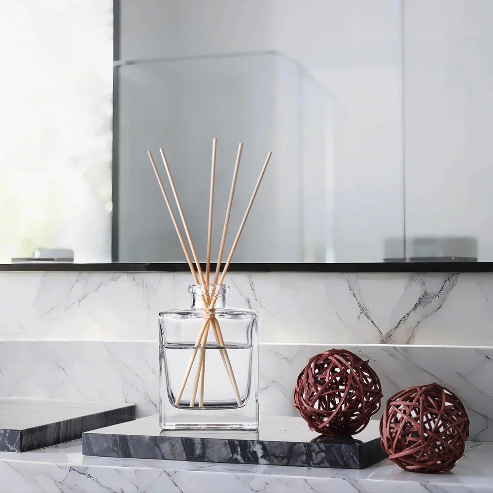 Moderna bottiglia quadrata in  - Home Fragrance Japan recensione e prezzo